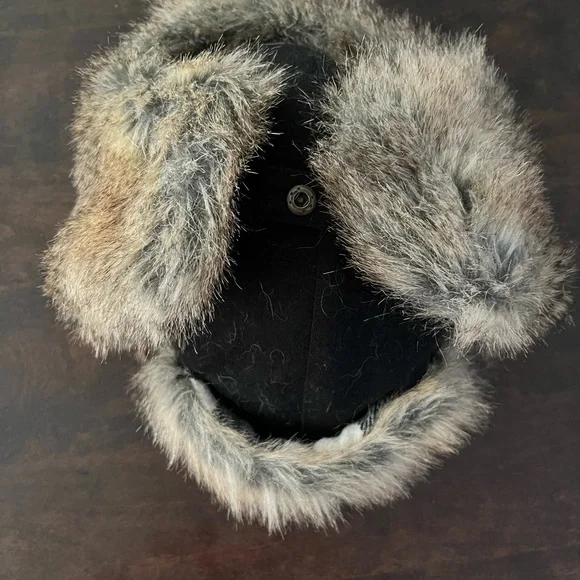 Woolrich Trapper Hat. Black and White Plaid. Size Medium. - Picture 3 of 4